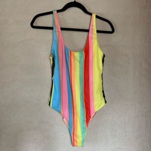 ☀️ 🍉 NWT STRIPED ONE PIECE SWIMSUIT 🍉☀️